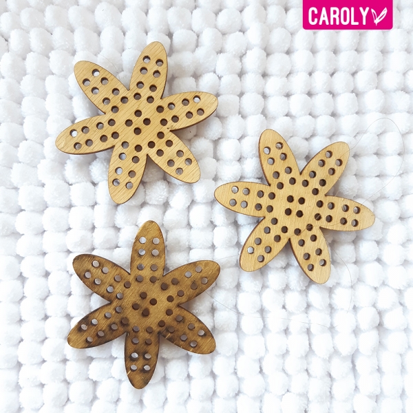 Setje van 3 houten bloemen