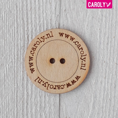 Houten knoop met eigen tekst 4cm Houten knoop met eigen tekst 4cm