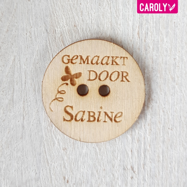 Houten knoop "gemaakt door" met naam