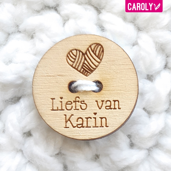 Houten knoop "liefs van" met hartje en naam