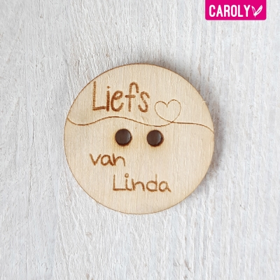 Houten knoop "liefs van" met naam