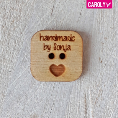 Houten knoop met naam of eigen tekst 20mm vierkant met afbeelding