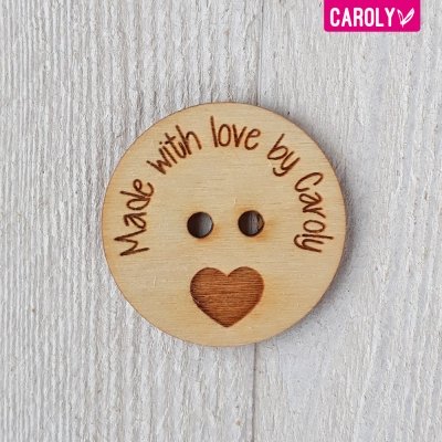 Houten knoop met naam of eigen tekst - hartje