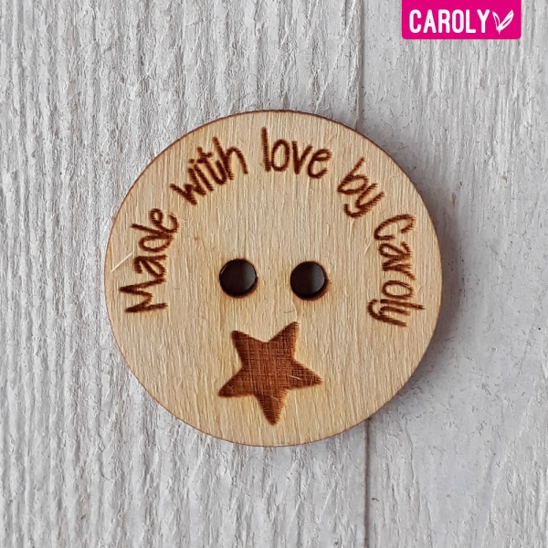 Houten knoop met naam of eigen tekst - ster