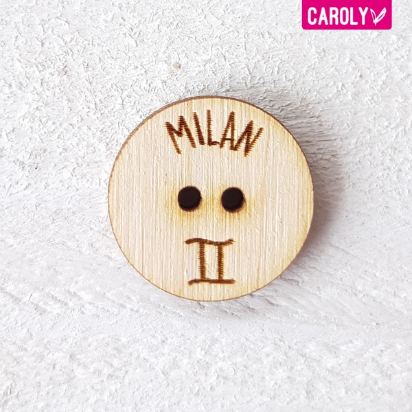 Houten knoop met naam - sterrenbeeld tweelingen