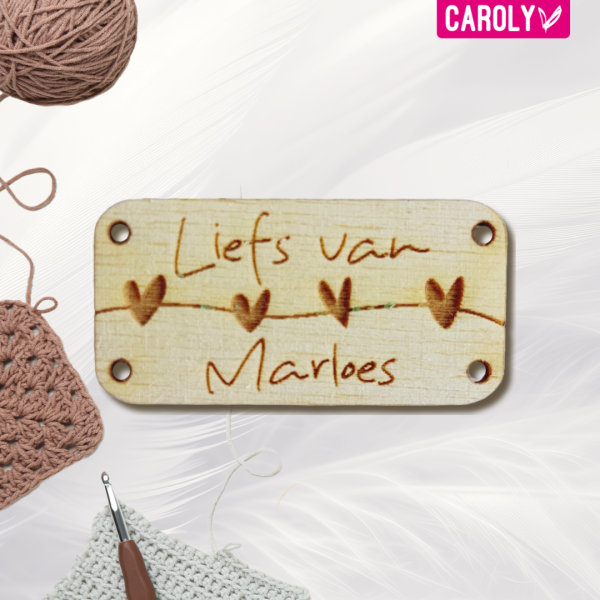 Houten label  20x40mm "Liefs van" met naam