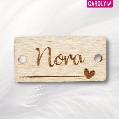 Houten naamlabel "Nora"