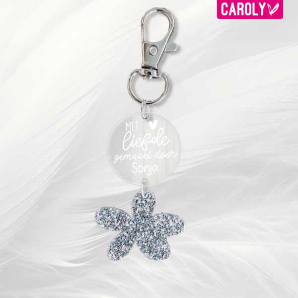 Tashanger "met liefde gemaakt door" met naam